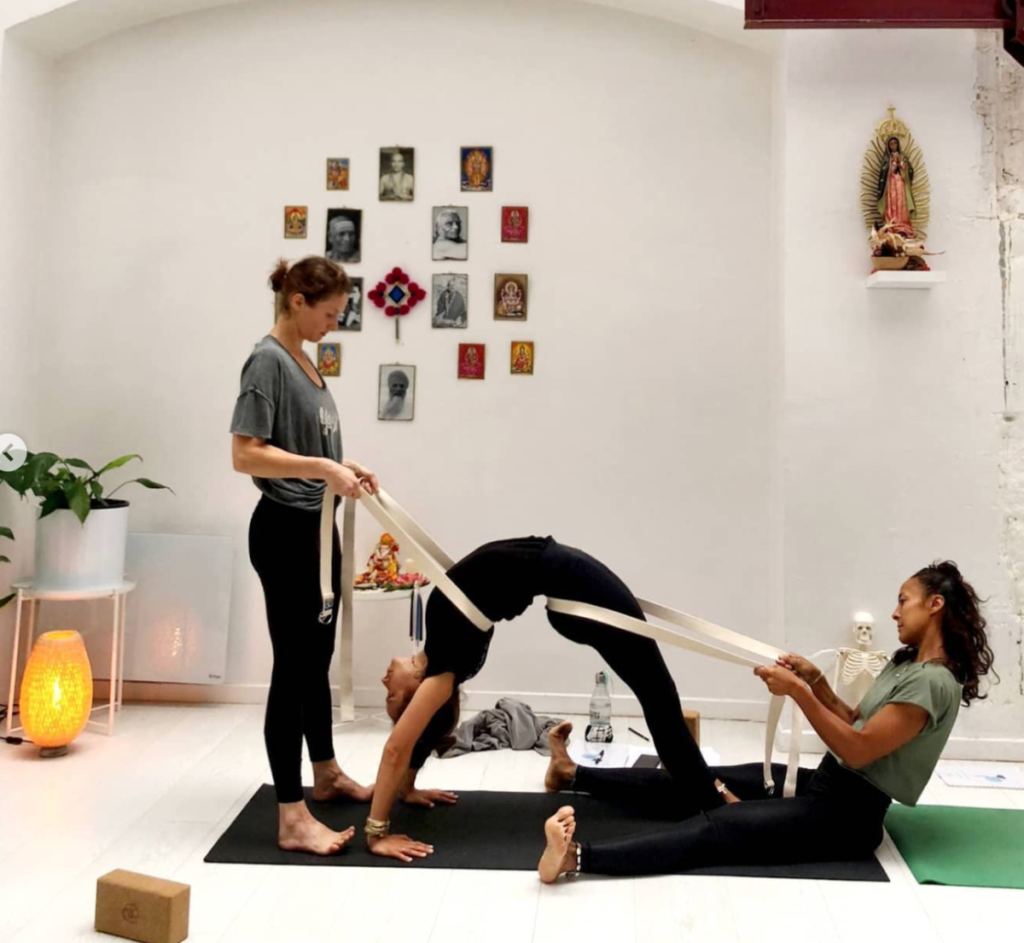 Formation Assistasana
