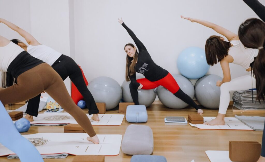 Formation Yoga Postnatal 30h – Jennifer More, Paris 2026