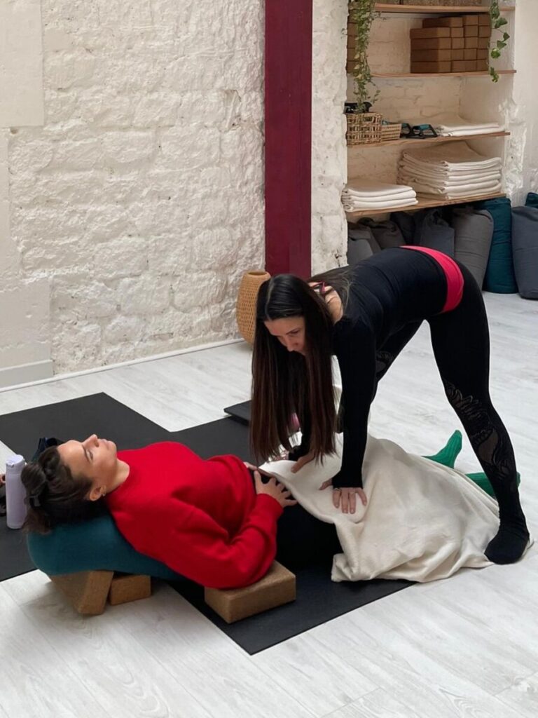 Formation Yoga Postnatal 30h – Jennifer More, Paris 2026